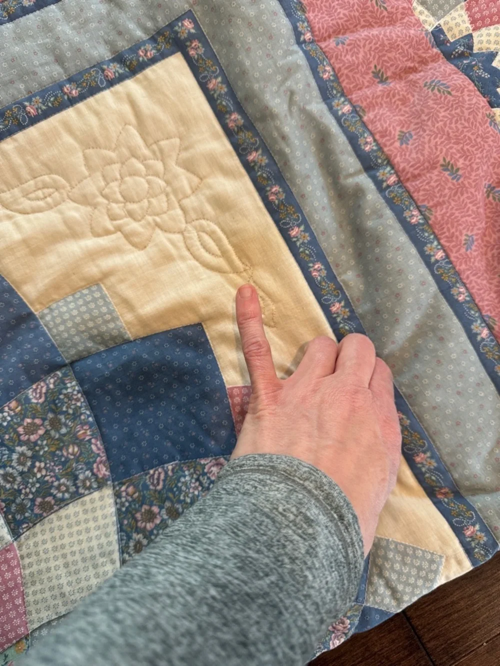 Vintage full size bed quilt by fieldcrest 80s 90s pink blue colors